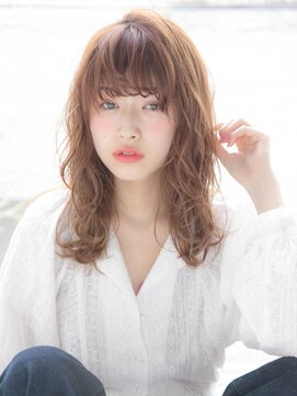 ルティア(Lutia) ゆるふわウゥーブ 大人可愛い アッシュベージュ