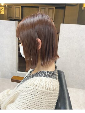 ネロ(Nero) ピンクベージュの切りっぱなしボブ #大和