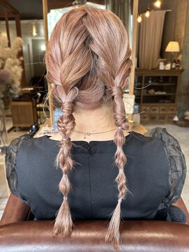 ヨーク(yoke.) 《お呼ばれヘア》タイトツイン