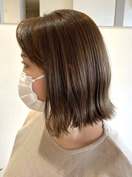 ロアン(roan) ミルクティーベージュ×ぱつっとショートボブ