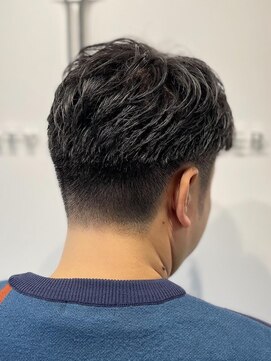 リバティシェアバーバー 銀座2nd(LIBERTY SHARE BARBER) スキンフェードコテパーマ濡れパンマッシュパーマ[銀座<理容室>]