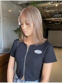 くすみベージュ