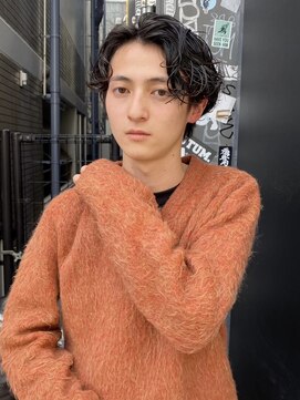 ロイ 南青山 表参道(ROI) 黒髪ニュアンスパーマセンターパートスパイラルパーマショート