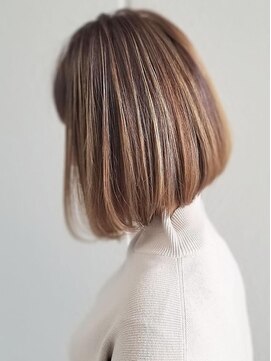 ソヨン 伊那店(SOYON) 《SOYON》前下がりシルエットの美人ハイライトボブ