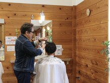 グラフィティ(Graffiti)の雰囲気（ぬくもり溢れる店内で、新しいヘアスタイルに）