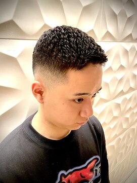 銀座マツナガ 浅草店 黒髪短髪/6ミリ濡れパン/スキンフェード/ワイルド