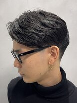 ニアバイスイ(Nia By SUI)&nbsp;【坂本翔】テーパーフェードセンターパート　柏/フェード