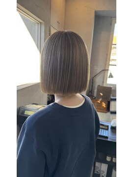 ☆艶々ブロンドベージュ×切りっぱなしボブ