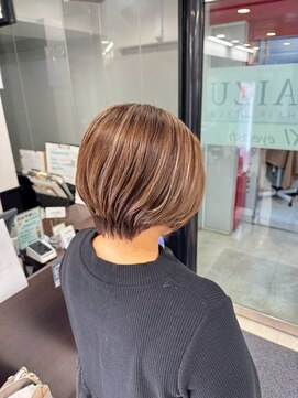 アイズ 本厚木(AIZU) 白髪ぼかしハイライト　ミルクティー