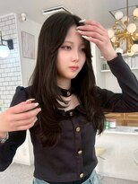 ロマーリ(LOMARLIE)&nbsp;顔周りレイヤーハイレイヤーウルフシャギーカットハッシュカット