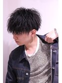 前下がりマッシュ ツイストパーマ ツーブロック かりあげ 黒髪