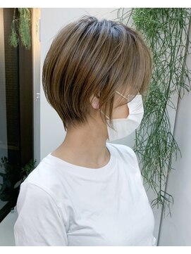 ミィ 表参道(mee.) 【mee.】ハセガワヒトシ　丸みショート　大人ベージュ