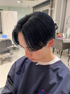 エアー 青山(AIR) ブルーブラック×メンズセンターパート/黒髪/ブリーチ/10代/20代