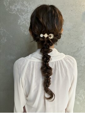 コルル 渋谷(COLULU) 【黒髪編み下ろしヘアアレンジ】ヘアセット/渋谷/タッセルボブ