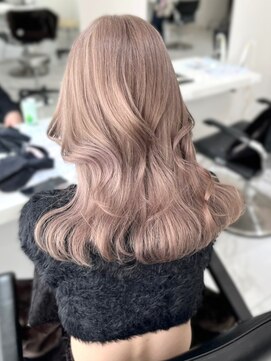 ランテルディ 渋谷(LANTERDIT) ミルクティーベージュ ハイトーン ブリーチ くびれ巻き 韓国ヘア