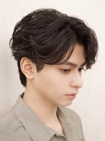 ルーシー 渋谷(LUCEY)&nbsp;センターパートニュアンスパーマフェザーパーマ波巻きパーマ