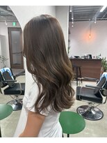 トーン(tone)&nbsp;外国人風レイヤーヘア×ナチュラルベージュ