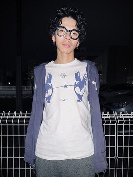 ソーレ(sole) mitsukiメンズミディアムパーマプードルパーマセンターパート