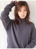 冬カラー艶髪シナモンベージュ柔らかミディアムレイヤーカット