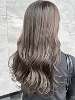 ソアロ(SOARO)&nbsp;透明感グレージュロングレイヤー