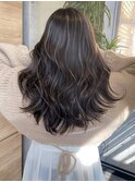 派手にならないハイライト白髪ぼかし