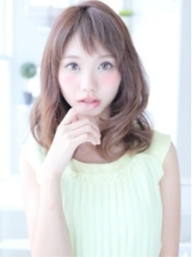 ヘアーズ ベリー あびこ店(hairs BERRY) やわらかウェーブでガーリーなミディアムスタイル