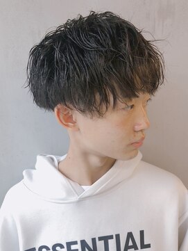 フランクスバーバーリザーブ 人形町店(FRANK’S BARBER RESERVE) ツーブロックソフトツイストスパイラルスタイル y