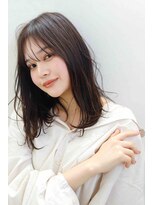 モコ(MOCO)&nbsp;定番のワンカールミディの透け感バング