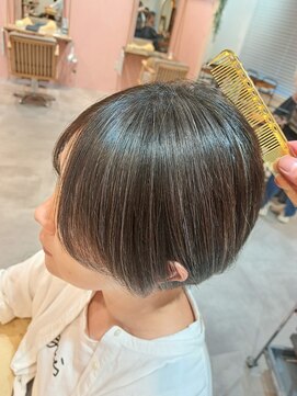 アットティー 金沢八景(at tee...) 根元プリンと白髪が目立たないハイライト♪