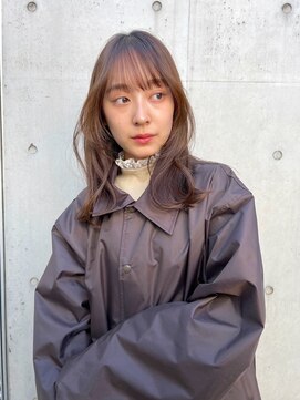 クク(coucou) 暗髪ウェーブ巻き×セミロング