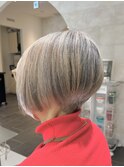 シルエットが綺麗なショートボブ
