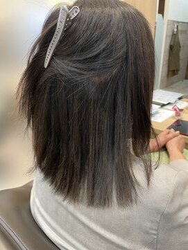 ウイバイファースト(u'i by first) 肩にかかるくらいの長さのボブスタイル