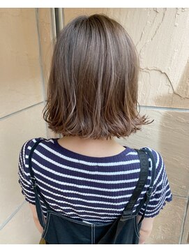 スリープ(Three-p.) ハイライトカラー×外ハネボブ