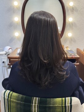 エルサフィロ キタハマ(el zafiro kitahama) 30×40×50代×似合わせカット×お手入れ簡単×レイヤー