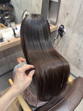 アリアバイエクラート 新宿南口店(ARiA by ECLART) ★美髪矯正で癖や広がりのストレスから脱却★