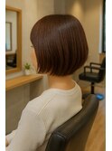 レディラインボブ　女性らしいフォルムと質感を強調