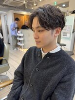 キャンバス バイ ネオリーブ 横浜西口(Canvas by neo.) 横浜★センターパートの毛流れメンズパーマ