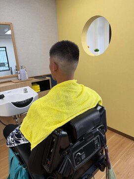 成る髪 スキンフェードボーズスタイル