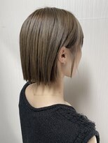 ジェリカ(Jlica)&nbsp;耳掛けが可愛い切りっぱなしボブ　オリーブベージュ