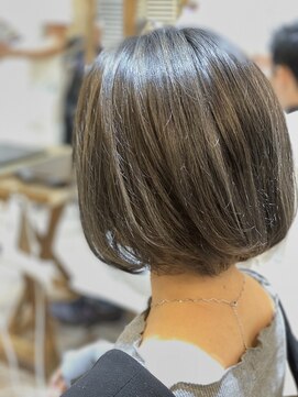 ヘアリゾート バルボア アイランド(hair resort Balboa Island) 30代40代外ハネボブ耳だしショートマニッシュショート