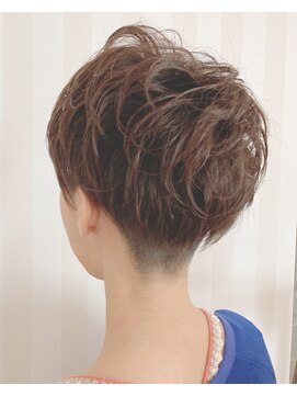 ブルーフェアリー(Blue Fairy) 【BLUEFAIRY】ツーブロック★大人女子★ショートスタイル