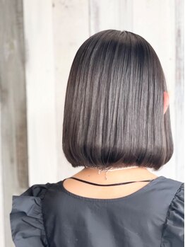 ソラシアン(Sora Cyan)の写真/弱酸性のダメージレスストレートパーマが好評!美容師も驚くほどのうる艶髪へ導きます◎