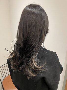 リリアーナ(LILIANA) 【LILIANA】黒×白のインナーカラー