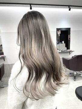 ジゼル 博多筑紫口店(GiseL) 極上バレイヤージュ【博多駅筑紫口】@halu_the_world