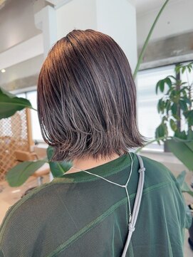 スー(suu) 切りっぱなしボブレイヤーボブミニボブグレーベージュ下北沢