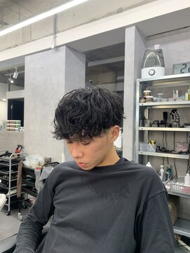 クロムトウキョウ ザ バーバー ネオン 新宿店(CHROM TOKYO the Barber ne/on) 波巻きスパイラル