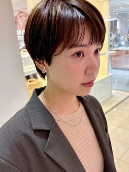 ペルソナ(PERSONA)の写真/まるでハサミで創る彫刻の様に。柔らかく、しなやかに。繊細なカット技術で質感思いのまま。