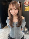 レイヤーカット　ベージュカラー