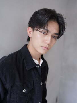 ニコ トウキョウ ロジック(nico TOKYO Logic) センターパートニュアンスパーマフェザーパーマ