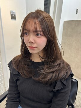 マジコ 天神(Magico) ミディアムレイヤー/ブリーチなし/顔周り/前髪/オリーブ/韓国